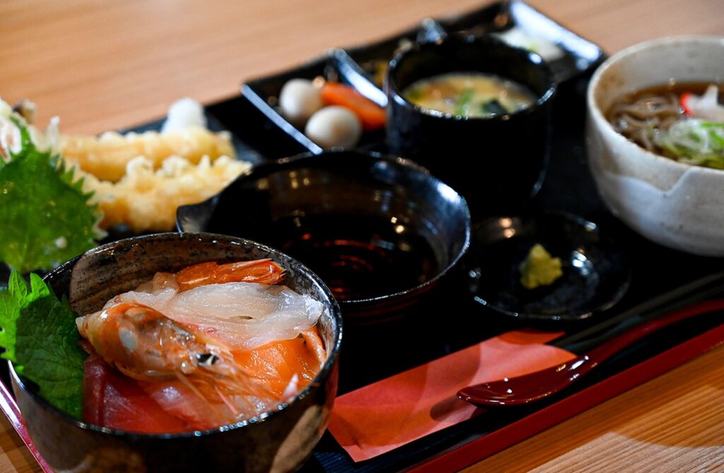 海鮮丼